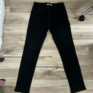 Levi’s Black Mid Rise Skinny Jean Size 27 Length 30
